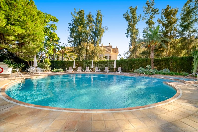 Foto b64dd0f5-2c2f-46a3-a262-345c9f911fe0. Apartament amb aparcament piscina a lomas de Marbella club Marbella