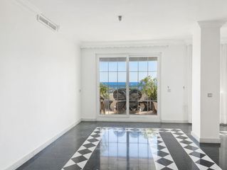Lloguer Àtic a Playa Bajadilla - Puertos. Amplio ático dúplex de 3 dormitorios en marbella con 400 m const