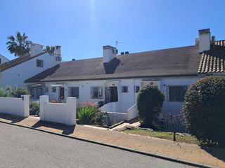 Semi detached house in Seghers. Encantadora casa adosada orientada al sur con vistas al mar, jar