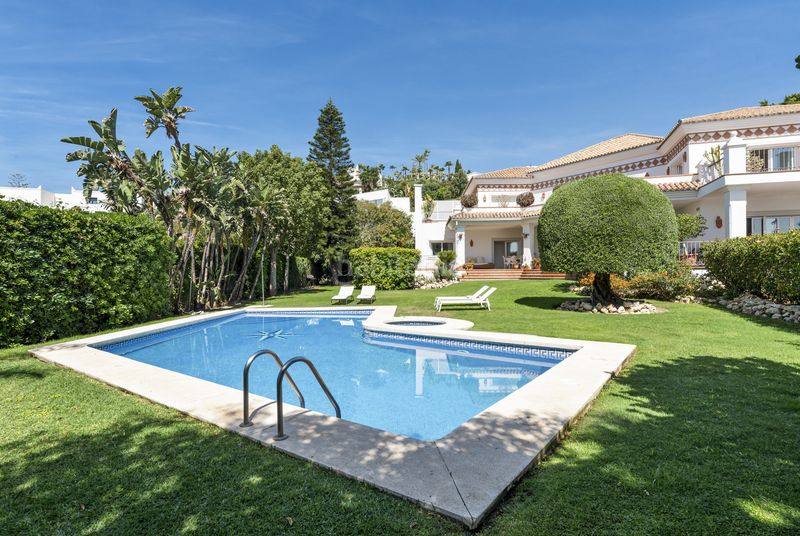 Foto de504b12-601a-4679-9743-489bbfbf6045. Casa amb calefacció aparcament piscina a El Paraíso Benahavís