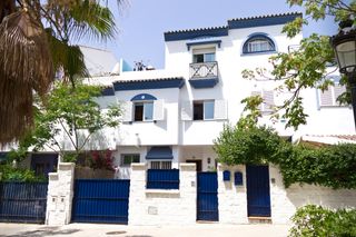 Casa adossada a San Pedro de Alcántara Pueblo