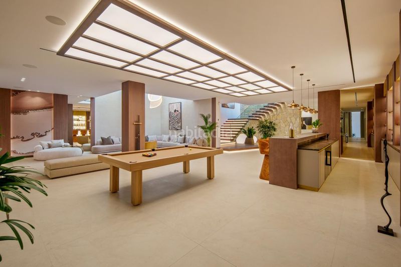 Foto f2d30cb3-0e74-4969-8ecf-2b8960ea7a2a. Casa amb aparcament piscina a Las Brisas Marbella