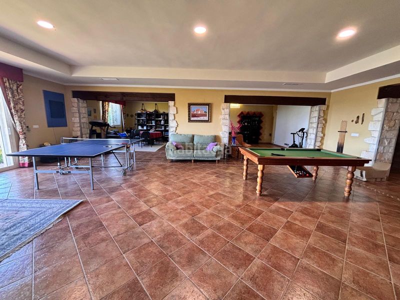 Foto 2bedb5cc-fe84-4774-9d8b-a5dd36a454c1. Casa amb aparcament piscina a altos de Estepona Estepona