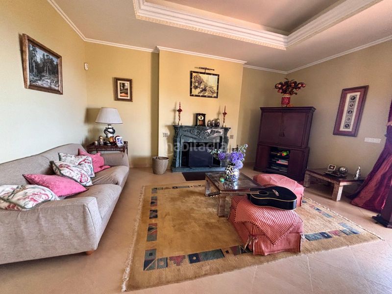 Foto 49133605-db25-45c4-88ee-954fec790535. Casa amb aparcament piscina a altos de Estepona Estepona