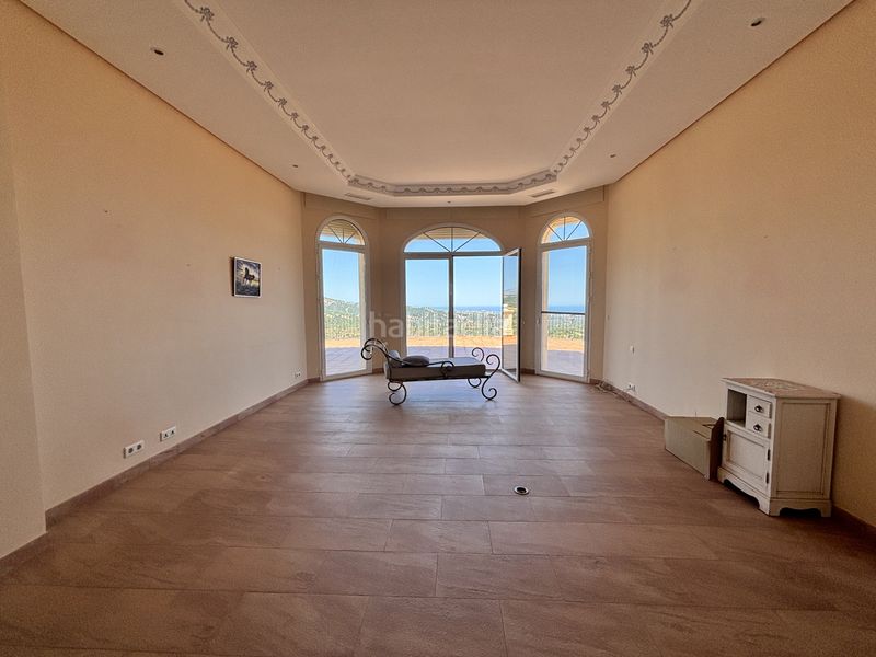 Foto 5bdd0f7b-fb02-4814-ab7a-00187e2e15b9. Casa amb aparcament piscina a altos de Estepona Estepona