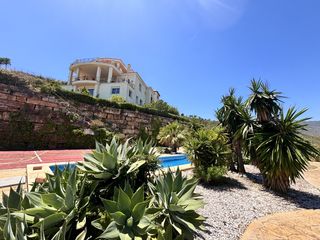 Casa a Altos de Estepona. Finca mediterránea l en las montañas de estepona