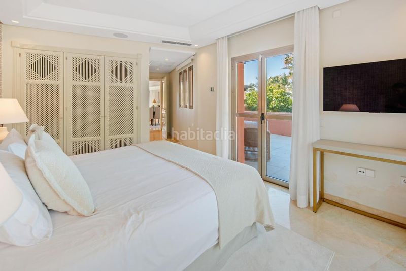 Foto 1991faaf-6335-4368-a9eb-e5cebda819cf. Dachwohnung mit parking pool in bahía de Marbella Marbella