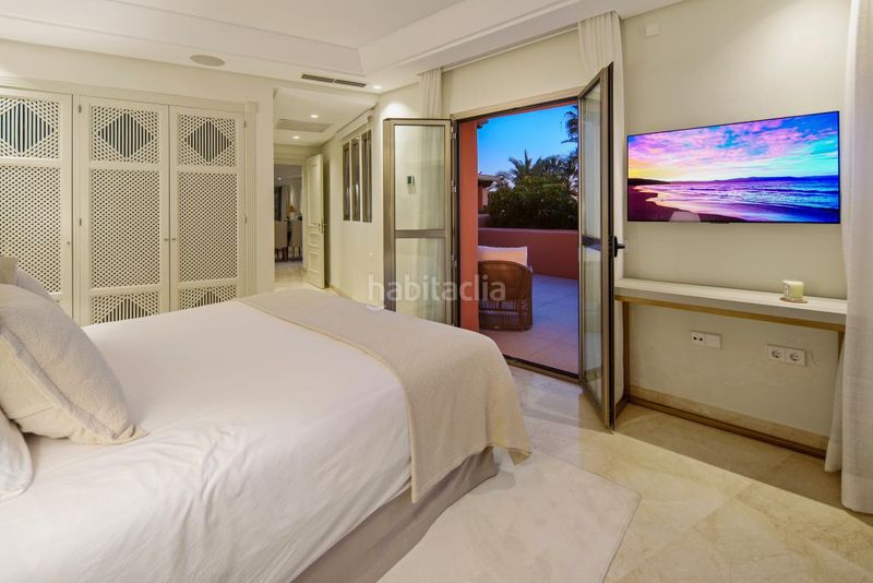 Foto 1de1ab58-a59d-4af4-b1c4-9721e5b078f9. Dachwohnung mit parking pool in bahía de Marbella Marbella