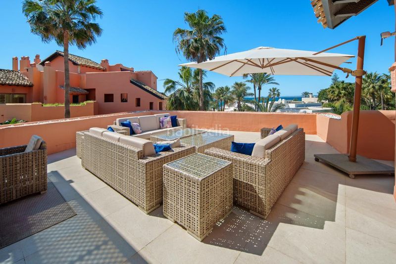 Foto 3e0e3bc4-3d78-423c-8d1a-b2a8da8b0ab4. Dachwohnung mit parking pool in bahía de Marbella Marbella