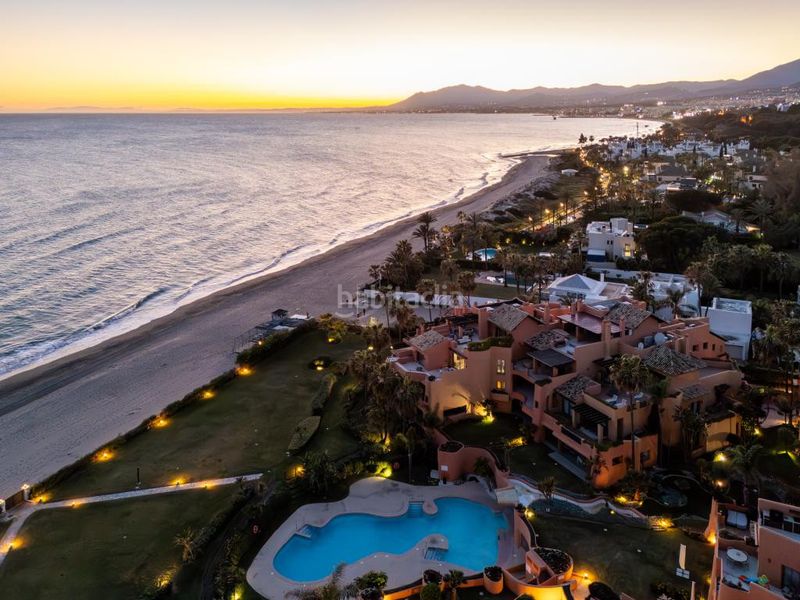 Foto 6204e90f-517f-4584-9505-258de74a9bcd. Dachwohnung mit parking pool in bahía de Marbella Marbella