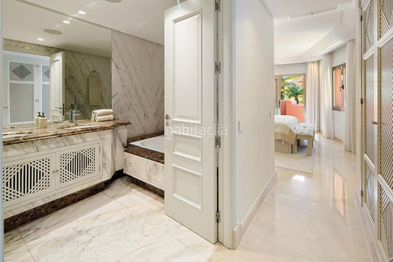 Foto 88f97513-6982-43d8-8924-aeded44de31e. Dachwohnung mit parking pool in bahía de Marbella Marbella