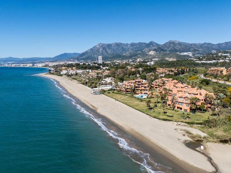 Foto 9183b1b1-8882-48af-b637-07975d39b86a. Dachwohnung mit parking pool in bahía de Marbella Marbella