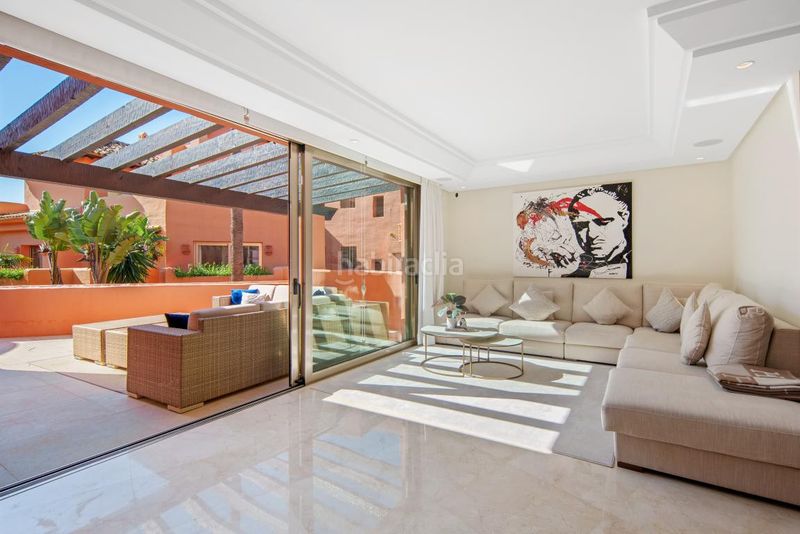 Foto 9f9f795b-4813-4e87-b232-6f8c9df6c2a2. Dachwohnung mit parking pool in bahía de Marbella Marbella