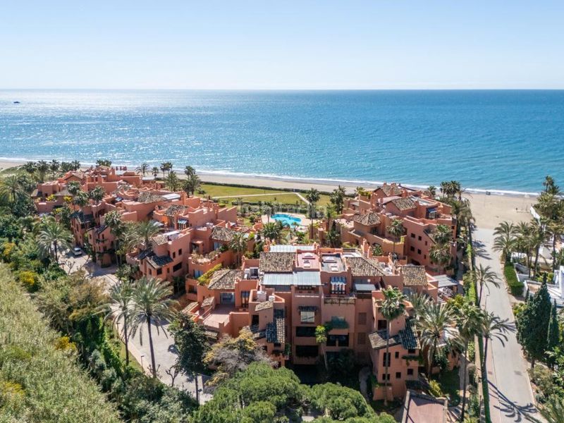 Foto a4176622-4436-40c6-9922-218f0321f6d3. Dachwohnung mit parking pool in bahía de Marbella Marbella