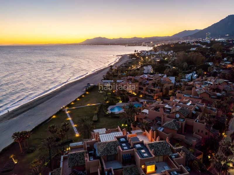 Foto a55bd244-64c2-4c09-9e10-09ab2f90bf96. Dachwohnung mit parking pool in bahía de Marbella Marbella