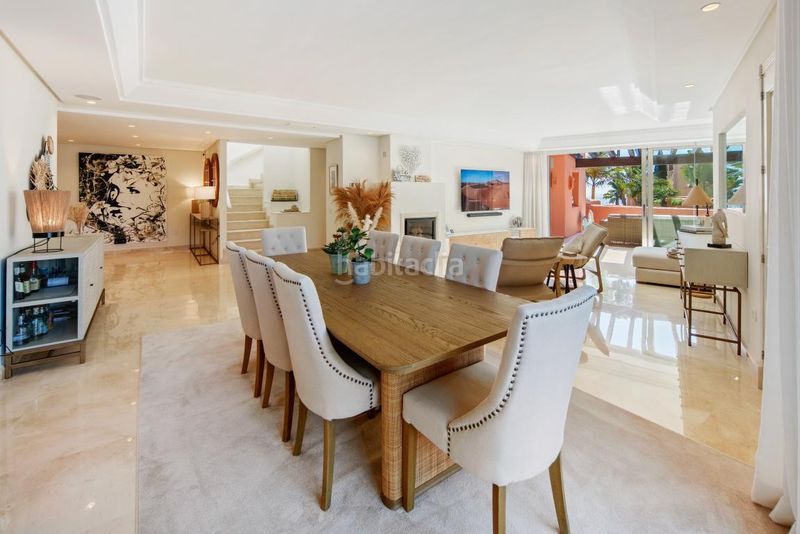 Foto b4feb34d-e59d-4700-bad3-34994f4deb74. Dachwohnung mit parking pool in bahía de Marbella Marbella