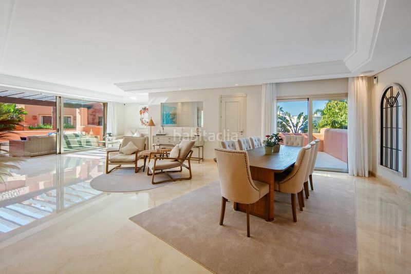 Foto be24c34b-90e4-40ad-88c9-f1c0f4660f17. Dachwohnung mit parking pool in bahía de Marbella Marbella