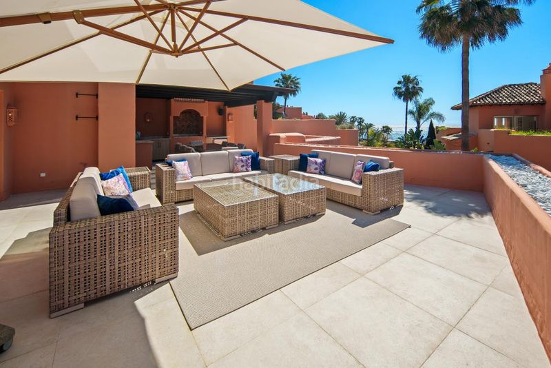 Foto ca9ede9c-3f87-482e-b2c1-e30500bb9896. Dachwohnung mit parking pool in bahía de Marbella Marbella