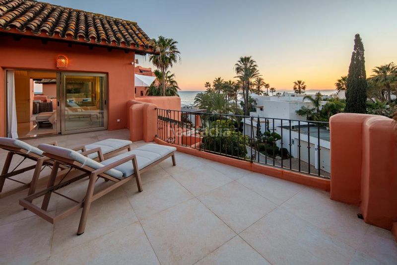 Foto cc69eec8-6479-40c2-84b2-de295edc90cd. Dachwohnung mit parking pool in bahía de Marbella Marbella