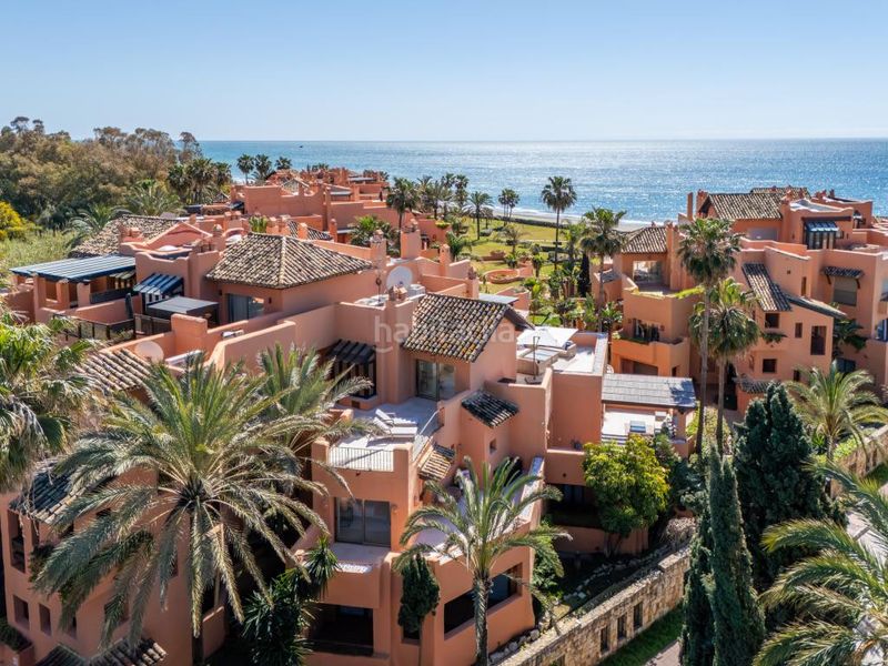 Foto d3467c0a-f82f-469c-9ac6-4a4d3a7eb866. Dachwohnung mit parking pool in bahía de Marbella Marbella