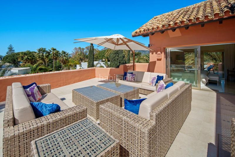 Foto d4e77e61-91d8-41cf-8bc4-ed7b7117283e. Dachwohnung mit parking pool in bahía de Marbella Marbella