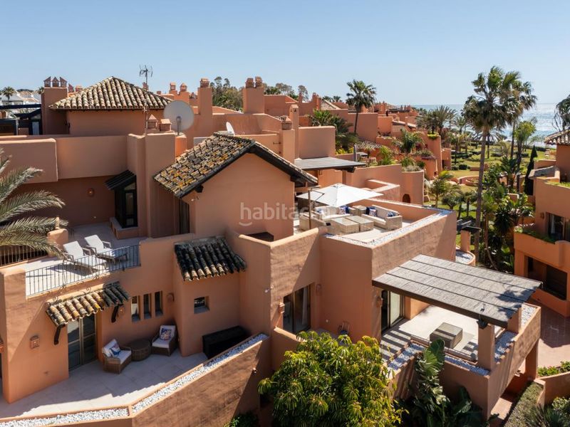 Foto f2c797d4-f748-4ff0-9767-414590d5bcfc. Dachwohnung mit parking pool in bahía de Marbella Marbella