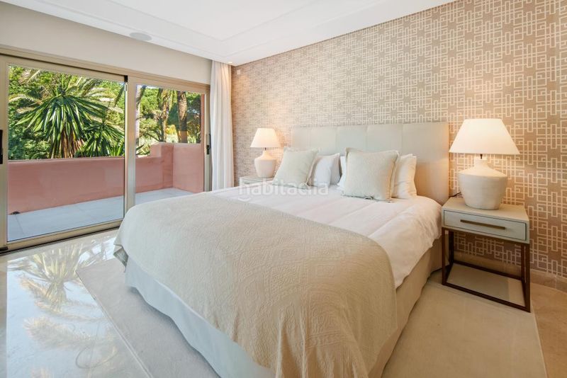 Foto fa1d96e3-cac8-4e9a-9f4c-5783843db4ea. Dachwohnung mit parking pool in bahía de Marbella Marbella