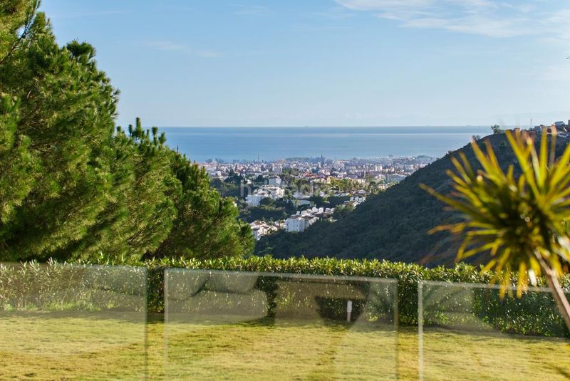 Foto ac8117c7-1f97-414c-96ff-d2b44712fa50. Casa amb aparcament piscina a El Madroñal Benahavís