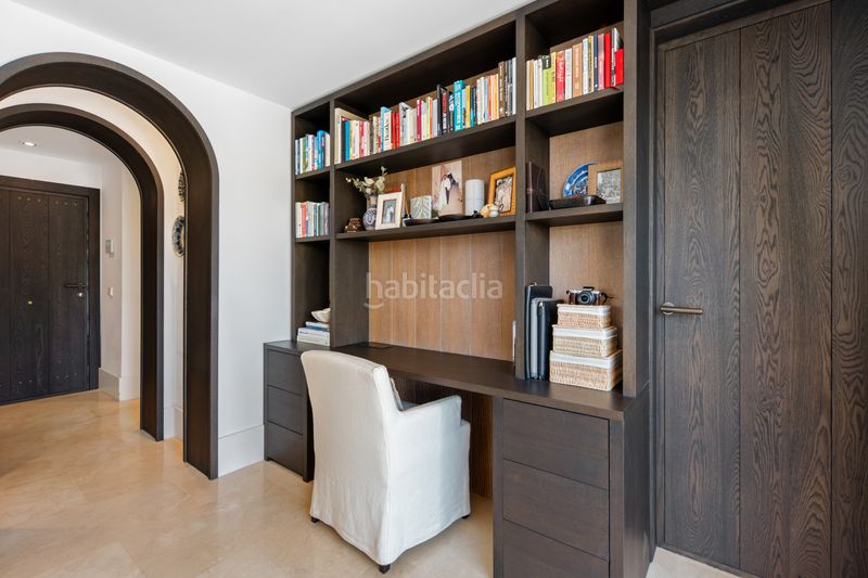 Foto f78dfcbe-27b5-48d3-b07f-40c245e94c22. Apartament amb calefacció aparcament piscina a Puente Romano Marbella