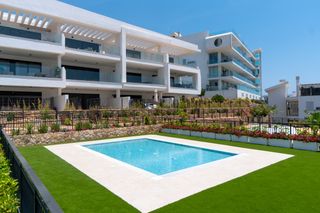 Appartement in El Higuerón. Exclusiva villa a pocos pasos del mar con parcela privada, vista