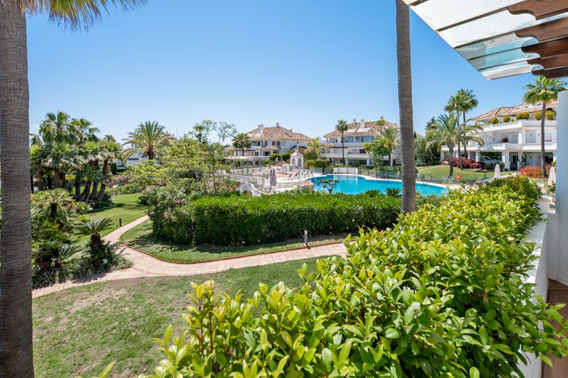 Foto 0f07350d-b576-431a-84f9-2904851f1487. Apartament amb aparcament piscina a lomas de Marbella club Marbella