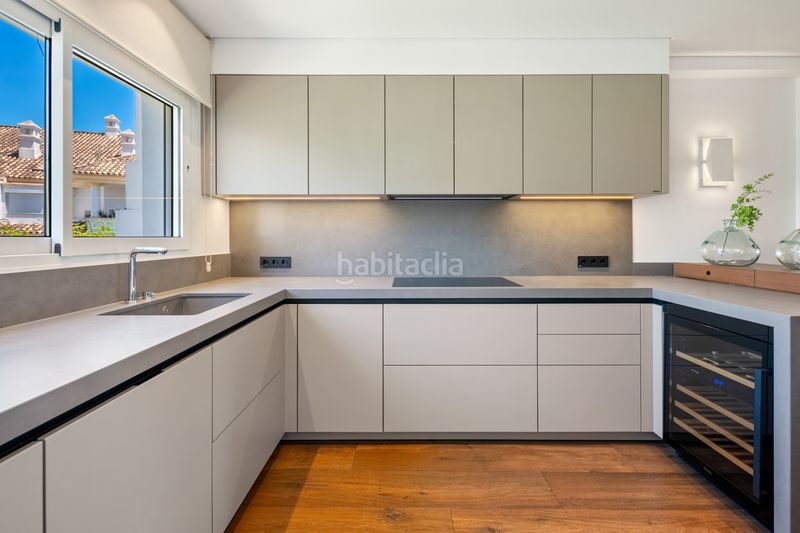 Foto 868689a3-ecd3-4d3a-8692-eee5ef839cb5. Apartament amb aparcament piscina a lomas de Marbella club Marbella