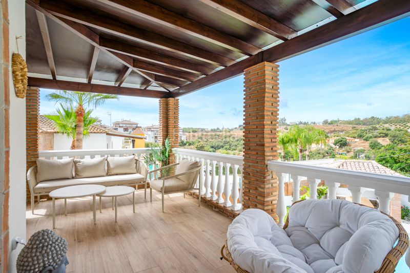 Foto 70256cee-37ee-4640-b35e-2fa25573f308. Casa amb aparcament piscina a Mijas pueblo Mijas
