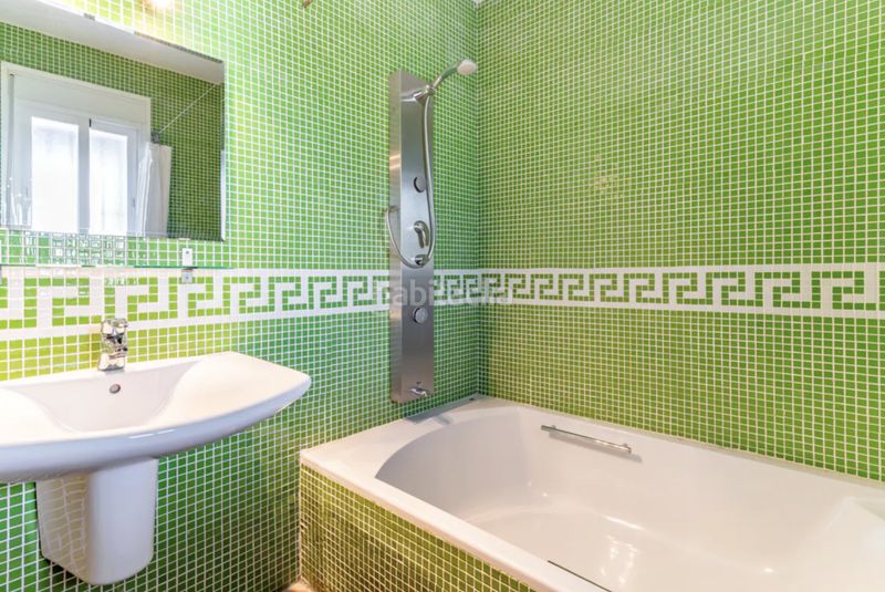Foto 3153cdb8-91b7-432a-87df-59efad04d702. Casa amb calefacció aparcament piscina a Las Lomas Estepona