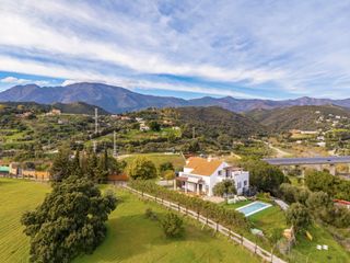 House in Las Lomas. Villa de lujo con piscina privada, parcela de 4.100 m y vistas p