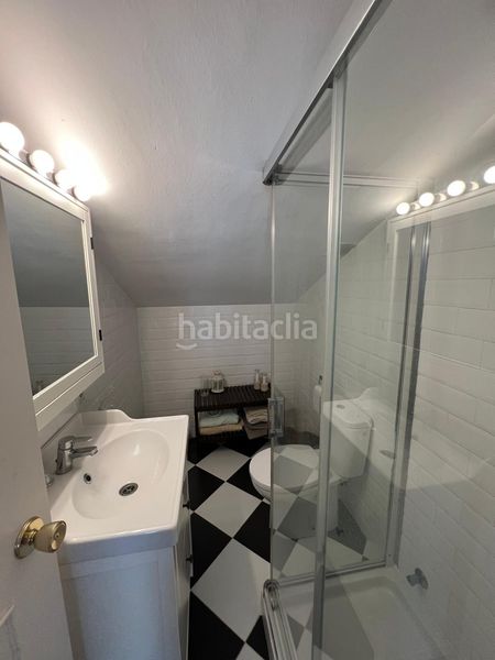 Foto c36032e5-58f7-4c8b-9ff2-dee683e7571b. Casa adossada amb aparcament piscina a Nagüeles Alto Marbella
