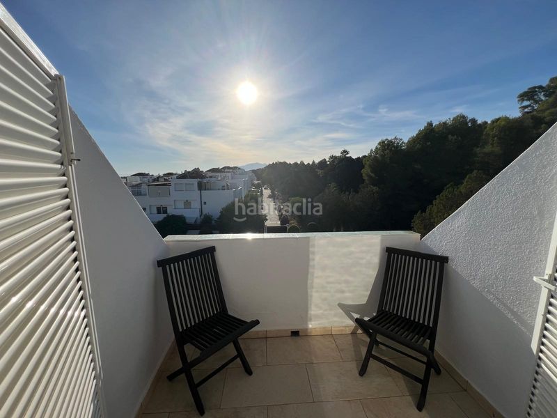 Foto ec4a8a0f-eeab-4c2f-855c-1236a70e602c. Casa adossada amb aparcament piscina a Nagüeles Alto Marbella