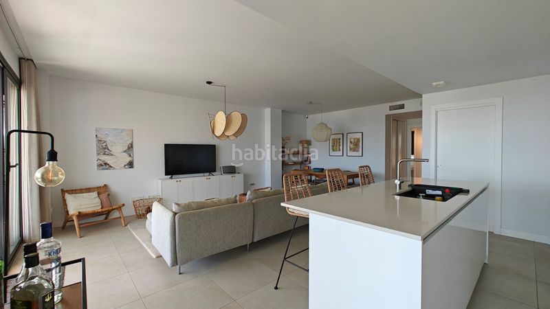 Foto 0ba46698-b99e-4368-8ea0-099d59bb643a. Apartament amb aparcament piscina a Centro Estepona