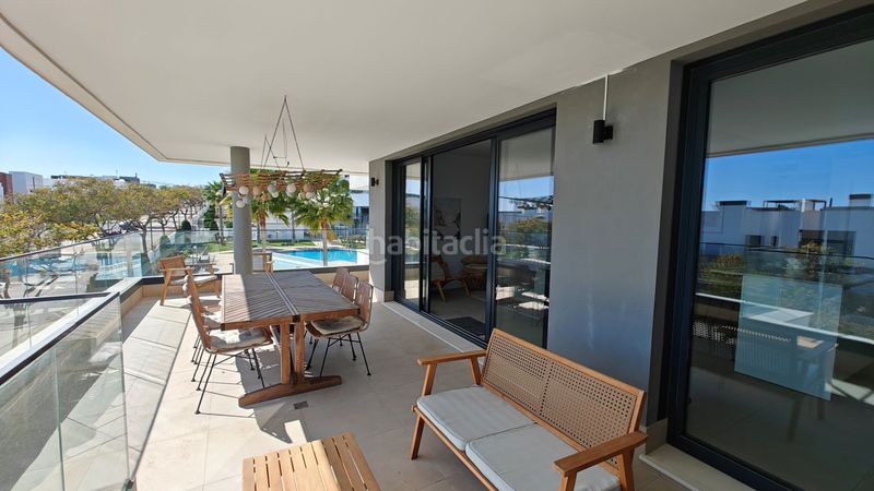 Foto 2c9085aa-b32d-4db6-a011-280d93a7f7a0. Apartament amb aparcament piscina a Centro Estepona
