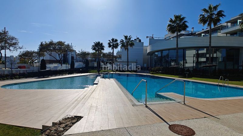 Foto f8adf34e-5feb-4077-aee1-bba89efbf79b. Apartament amb aparcament piscina a Centro Estepona