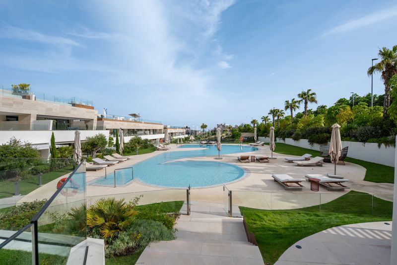 Foto a118fa6c-89d2-4301-9a51-bef7a157f775. Planta baixa amb calefacció aparcament piscina a Marbella