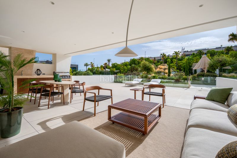 Foto be1a6ec2-d8f1-4bf4-ba16-4085a08fef8e. Planta baixa amb calefacció aparcament piscina a Marbella