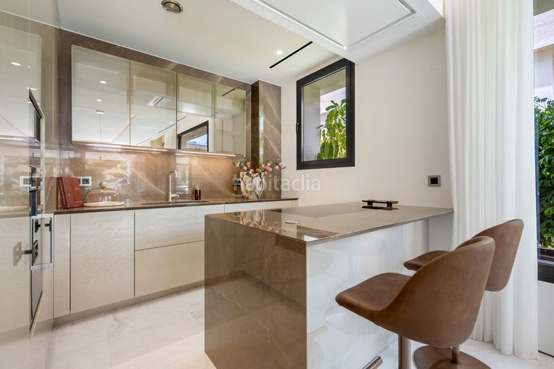 Foto fe2285ad-61a7-44ac-8053-b450ea9a444c. Planta baixa amb calefacció aparcament piscina a Marbella