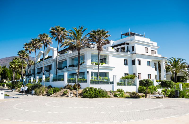 Foto 57562b1d-1893-4a5d-8106-b33b59df0f76. Àtic amb aparcament piscina a Seghers Estepona