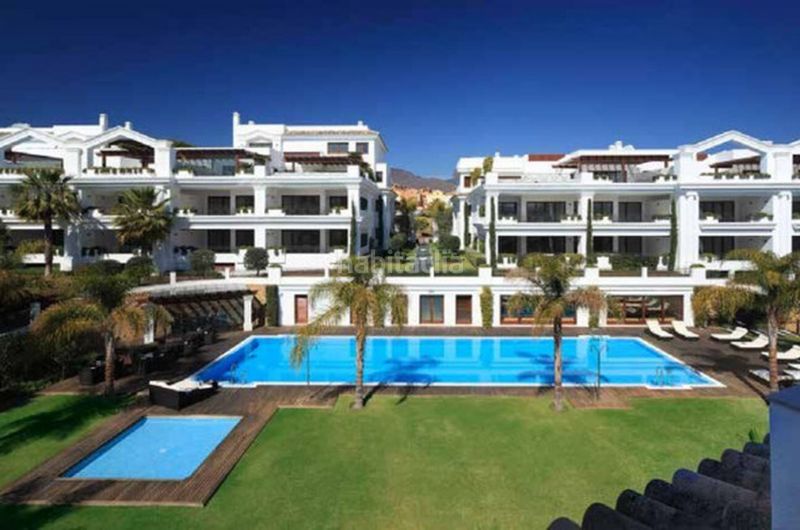 Foto 81702757-be26-45c2-a214-1286b9189a53. Àtic amb aparcament piscina a Seghers Estepona