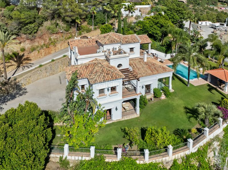 Foto 86f43de0-b7e0-44c8-aeda-f2ee8d0c681e. Casa amb piscina a El Madroñal Benahavís