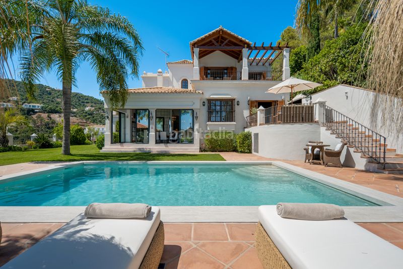 Foto bab53d0c-5537-4633-bc9d-92a1cc468a23. Casa amb piscina a El Madroñal Benahavís