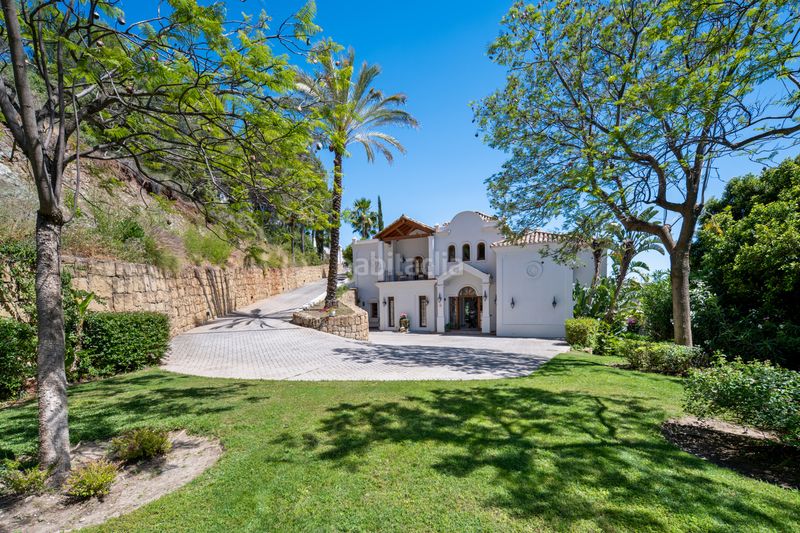 Foto f0759343-388f-4da4-a192-3b9a3bd1c492. Casa amb piscina a El Madroñal Benahavís
