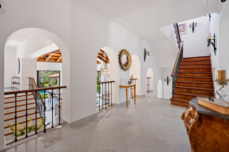 Foto f4607f35-e080-427e-b26b-8515955376c0. Casa amb piscina a El Madroñal Benahavís