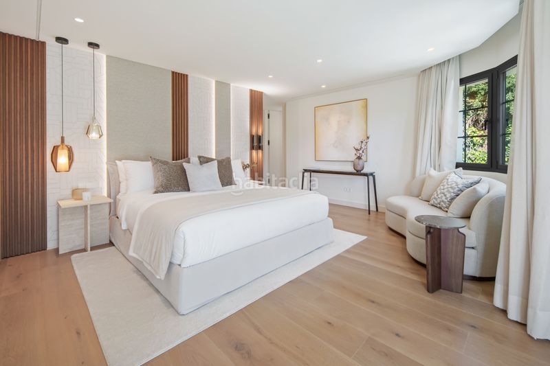Foto 5c8ff23f-14ad-43a6-9d59-f8b948177355. Casa amb aparcament piscina a Las Brisas Marbella